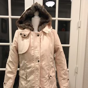 Ladies jacket with removable fur